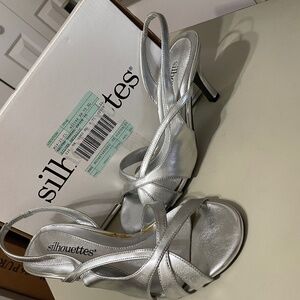 Silhouettes Dress Sandles - silver - 7.5 XW